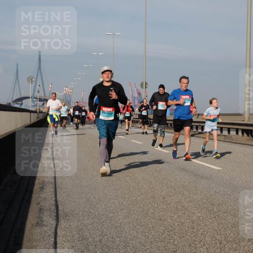 03.10.2025 - Köhlbrandbrückenlauf Fabian Wolf http://msf.ph/oto/9061634 03.10.2025 10:05:50 Position 3 1875 meine-sportfotos.de