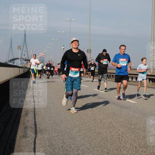 03.10.2025 - Köhlbrandbrückenlauf Fabian Wolf http://msf.ph/oto/9061657 03.10.2025 10:05:51 Position 3 1875 meine-sportfotos.de