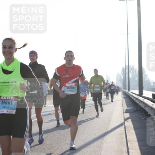 03.10.2025 - Köhlbrandbrückenlauf Jannik Wohlers http://msf.ph/oto/9061662 03.10.2025 09:15:11 Position 3 2024, 3454, 1297, 5 meine-sportfotos.de