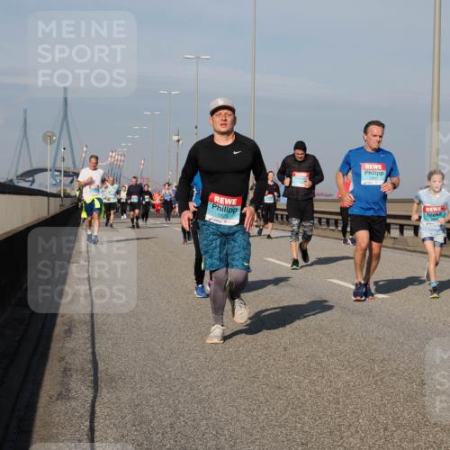 03.10.2025 - Köhlbrandbrückenlauf Fabian Wolf http://msf.ph/oto/9061672 03.10.2025 10:05:51 Position 3 1875, 2862, 2861 meine-sportfotos.de