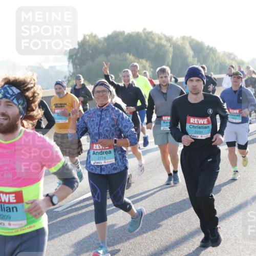 03.10.2025 - Köhlbrandbrückenlauf Jannik Wohlers http://msf.ph/oto/9061674 03.10.2025 09:23:10 Position 3 2209, 2774, 2231 meine-sportfotos.de