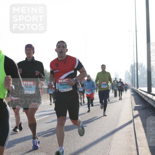 03.10.2025 - Köhlbrandbrückenlauf Jannik Wohlers http://msf.ph/oto/9061685 03.10.2025 09:15:11 Position 3 3454, 1152, 1297 meine-sportfotos.de