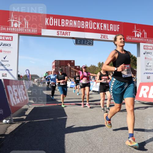 03.10.2025 - Köhlbrandbrückenlauf Lena Gebhardt http://msf.ph/oto/9061695 03.10.2025 13:11:30 Ziel 4158, 4293, 4315, 4325, 4427, 4501, 4597, 4617, 4799, 4999, 5145, 5754, 5794, 5939, 6028, 6080, 6563, 6680, 6690, 6691, 6726 meine-sportfotos.de