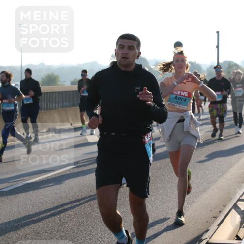 03.10.2025 - Köhlbrandbrückenlauf Lena Gebhardt http://msf.ph/oto/9061716 03.10.2025 09:19:53 Position 1 1437 meine-sportfotos.de