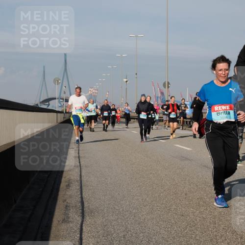 03.10.2025 - Köhlbrandbrückenlauf Fabian Wolf http://msf.ph/oto/9061726 03.10.2025 10:05:53 Position 3 3084 meine-sportfotos.de