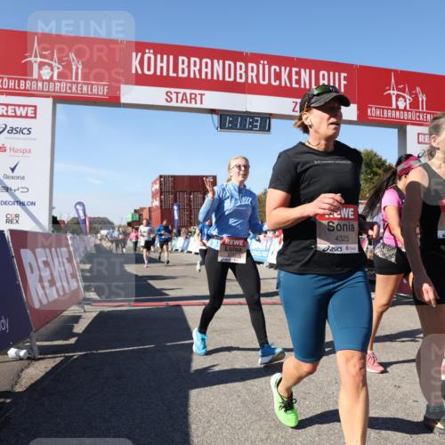 03.10.2025 - Köhlbrandbrückenlauf Lena Gebhardt http://msf.ph/oto/9061746 03.10.2025 13:11:31 Ziel 4158, 4293, 4315, 4325, 4427, 4501, 4538, 4597, 4617, 4777, 4799, 4845, 4999, 5145, 5794, 5939, 6028, 6080, 6517, 6563, 6680, 6690, 6691, 6726 meine-sportfotos.de