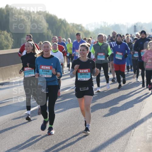 03.10.2025 - Köhlbrandbrückenlauf Jannik Wohlers http://msf.ph/oto/9061781 03.10.2025 09:23:14 Position 3 400, 2149, 2036, 2019 meine-sportfotos.de