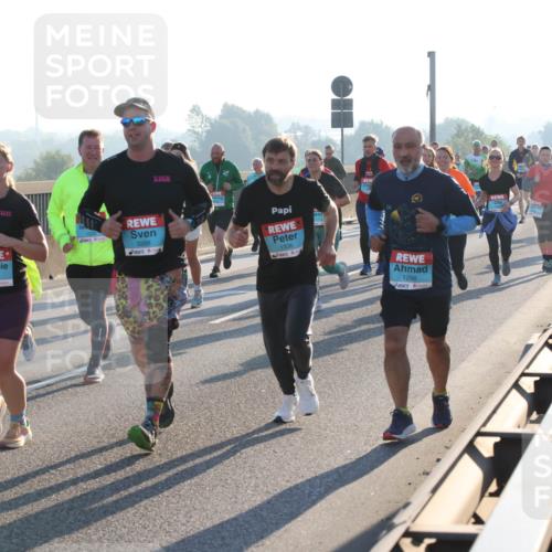03.10.2025 - Köhlbrandbrückenlauf Lena Gebhardt http://msf.ph/oto/9061790 03.10.2025 09:19:56 Position 1 1169, 1220, 3268, 1336, 1296 meine-sportfotos.de