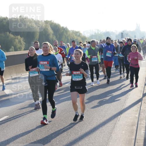 03.10.2025 - Köhlbrandbrückenlauf Jannik Wohlers http://msf.ph/oto/9061798 03.10.2025 09:23:14 Position 3 203, 2149, 2019 meine-sportfotos.de