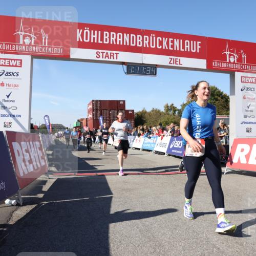 03.10.2025 - Köhlbrandbrückenlauf Lena Gebhardt http://msf.ph/oto/9061827 03.10.2025 13:11:34 Ziel 4158, 4315, 4325, 4427, 4501, 4538, 4617, 4777, 4782, 4799, 4845, 4999, 5145, 5794, 5939, 6028, 6217, 6218, 6517, 6563, 6680, 6689, 6690, 6691 meine-sportfotos.de