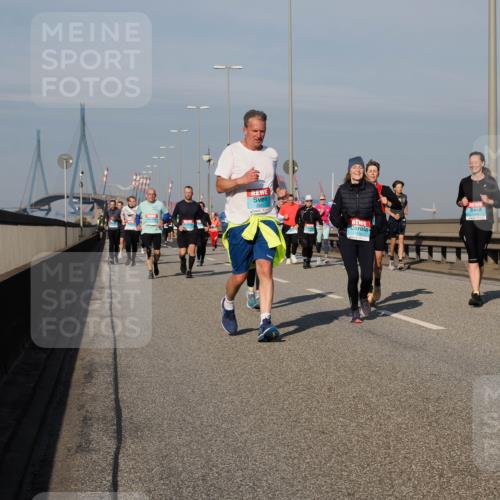 03.10.2025 - Köhlbrandbrückenlauf Fabian Wolf http://msf.ph/oto/9061856 03.10.2025 10:05:57 Position 3 2417, 3110 meine-sportfotos.de
