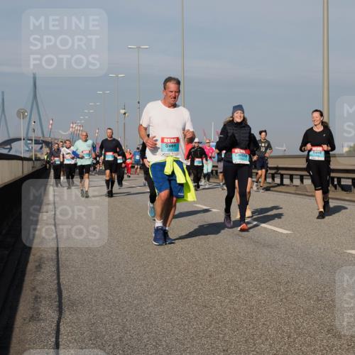 03.10.2025 - Köhlbrandbrückenlauf Fabian Wolf http://msf.ph/oto/9061862 03.10.2025 10:05:58 Position 3 10, 2417, 3110 meine-sportfotos.de