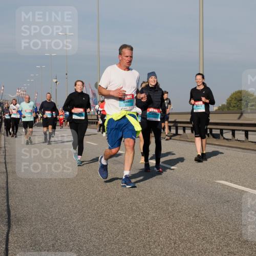 03.10.2025 - Köhlbrandbrückenlauf Fabian Wolf http://msf.ph/oto/9061888 03.10.2025 10:05:58 Position 3 2417 meine-sportfotos.de
