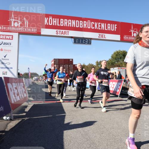 03.10.2025 - Köhlbrandbrückenlauf Lena Gebhardt http://msf.ph/oto/9061892 03.10.2025 13:11:38 Ziel 4158, 4178, 4315, 4325, 4353, 4354, 4427, 4501, 4538, 4568, 4617, 4736, 4777, 4782, 4799, 4845, 5145, 5794, 5866, 5869, 5937, 6217, 6218, 6517, 6563, 6680, 6689, 6690, 6691 meine-sportfotos.de