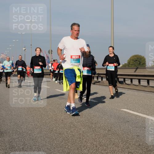 03.10.2025 - Köhlbrandbrückenlauf Fabian Wolf http://msf.ph/oto/9061896 03.10.2025 10:05:58 Position 3 2417, 3110, 1895 meine-sportfotos.de