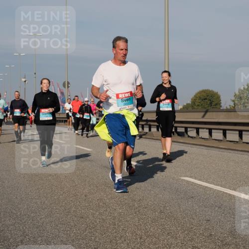 03.10.2025 - Köhlbrandbrückenlauf Fabian Wolf http://msf.ph/oto/9061905 03.10.2025 10:05:58 Position 3 2417, 1895 meine-sportfotos.de