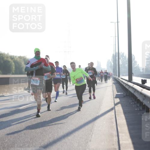 03.10.2025 - Köhlbrandbrückenlauf Jannik Wohlers http://msf.ph/oto/9061914 03.10.2025 09:15:16 Position 3 5, 77 meine-sportfotos.de