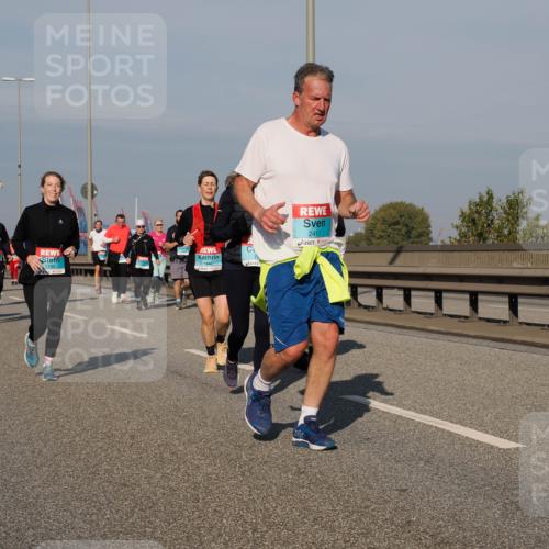03.10.2025 - Köhlbrandbrückenlauf Fabian Wolf http://msf.ph/oto/9061924 03.10.2025 10:05:59 Position 3 1732, 2417 meine-sportfotos.de