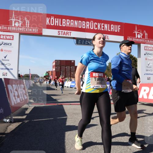 03.10.2025 - Köhlbrandbrückenlauf Lena Gebhardt http://msf.ph/oto/9061949 03.10.2025 13:11:40 Ziel 4158, 4178, 4353, 4354, 4427, 4501, 4538, 4568, 4617, 4736, 4777, 4782, 4799, 4845, 5794, 5866, 5869, 5937, 6217, 6218, 6517, 6563, 6622, 6689, 6690, 6691 meine-sportfotos.de