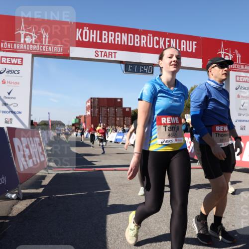 03.10.2025 - Köhlbrandbrückenlauf Lena Gebhardt http://msf.ph/oto/9061963 03.10.2025 13:11:40 Ziel 4158, 4178, 4353, 4354, 4427, 4501, 4538, 4568, 4617, 4736, 4777, 4782, 4799, 4845, 5794, 5866, 5869, 5937, 6217, 6218, 6517, 6563, 6622, 6689, 6690, 6691 meine-sportfotos.de