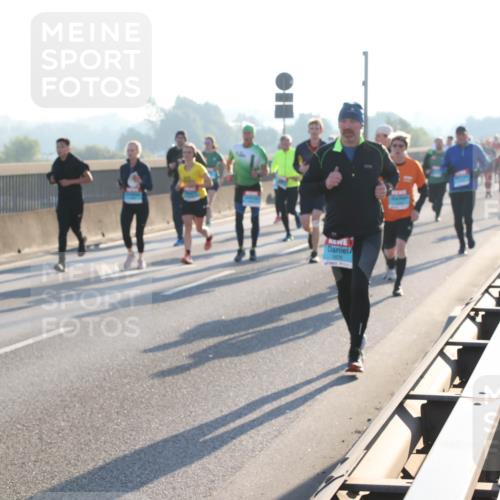 03.10.2025 - Köhlbrandbrückenlauf Lena Gebhardt http://msf.ph/oto/9061965 03.10.2025 09:20:02 Position 1  meine-sportfotos.de
