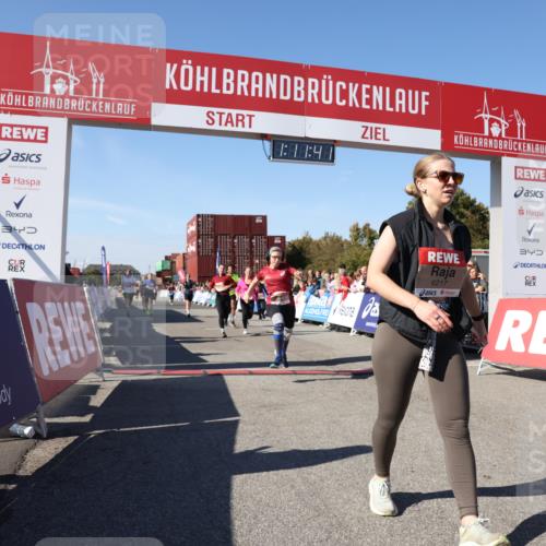 03.10.2025 - Köhlbrandbrückenlauf Lena Gebhardt http://msf.ph/oto/9061978 03.10.2025 13:11:41 Ziel 4158, 4178, 4353, 4354, 4427, 4501, 4538, 4568, 4617, 4736, 4777, 4782, 4799, 4845, 5794, 5866, 5869, 5937, 6217, 6218, 6517, 6622, 6689 meine-sportfotos.de