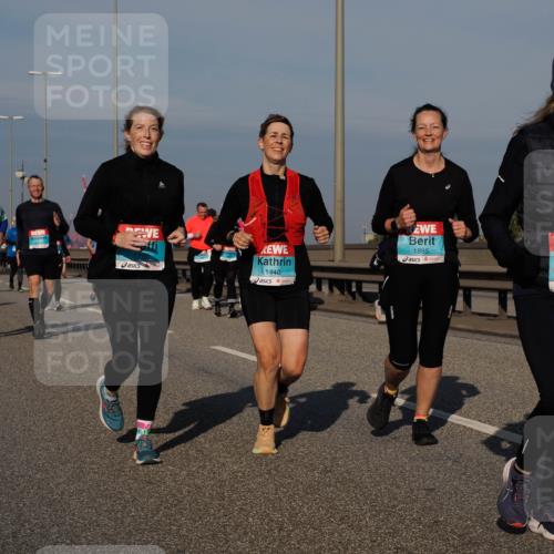 03.10.2025 - Köhlbrandbrückenlauf Fabian Wolf http://msf.ph/oto/9061989 03.10.2025 10:06:01 Position 3 1440, 1895, 3110 meine-sportfotos.de