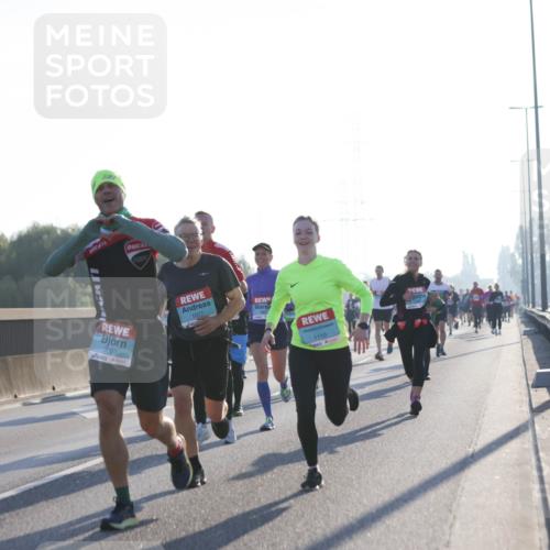 03.10.2025 - Köhlbrandbrückenlauf Jannik Wohlers http://msf.ph/oto/9061991 03.10.2025 09:15:17 Position 3 3053, 1077, 1110 meine-sportfotos.de
