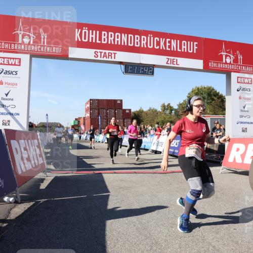 03.10.2025 - Köhlbrandbrückenlauf Lena Gebhardt http://msf.ph/oto/9062001 03.10.2025 13:11:42 Ziel 4158, 4178, 4353, 4354, 4427, 4469, 4501, 4538, 4568, 4617, 4736, 4777, 4782, 4799, 4845, 5866, 5869, 5937, 6217, 6218, 6517, 6622, 6689 meine-sportfotos.de
