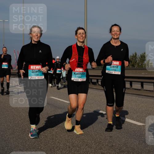 03.10.2025 - Köhlbrandbrückenlauf Fabian Wolf http://msf.ph/oto/9062004 03.10.2025 10:06:01 Position 3 2000, 1732, 1440, 1895 meine-sportfotos.de