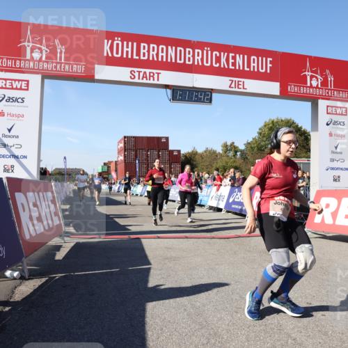 03.10.2025 - Köhlbrandbrückenlauf Lena Gebhardt http://msf.ph/oto/9062009 03.10.2025 13:11:42 Ziel 4158, 4178, 4353, 4354, 4427, 4469, 4501, 4538, 4568, 4617, 4736, 4777, 4782, 4799, 4845, 5866, 5869, 5937, 6217, 6218, 6517, 6622, 6689 meine-sportfotos.de