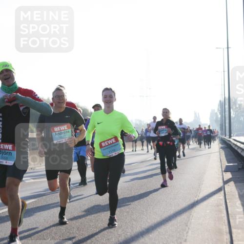 03.10.2025 - Köhlbrandbrückenlauf Jannik Wohlers http://msf.ph/oto/9062015 03.10.2025 09:15:17 Position 3 3053, 1077, 1110 meine-sportfotos.de
