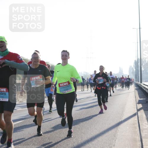03.10.2025 - Köhlbrandbrückenlauf Jannik Wohlers http://msf.ph/oto/9062019 03.10.2025 09:15:17 Position 3 3053, 1110 meine-sportfotos.de