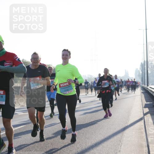 03.10.2025 - Köhlbrandbrückenlauf Jannik Wohlers http://msf.ph/oto/9062022 03.10.2025 09:15:18 Position 3 3053, 1077, 1110 meine-sportfotos.de