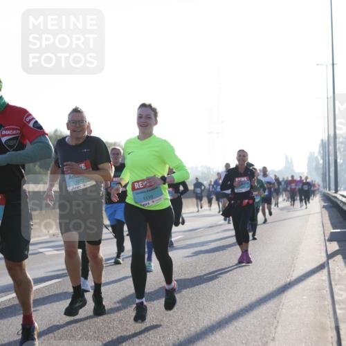 03.10.2025 - Köhlbrandbrückenlauf Jannik Wohlers http://msf.ph/oto/9062023 03.10.2025 09:15:18 Position 3 3053, 1077, 1110 meine-sportfotos.de