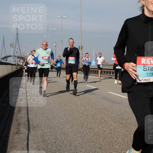 03.10.2025 - Köhlbrandbrückenlauf Fabian Wolf http://msf.ph/oto/9062037 03.10.2025 10:06:03 Position 3 2848, 3, 1732 meine-sportfotos.de