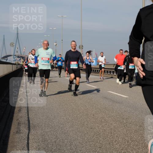 03.10.2025 - Köhlbrandbrückenlauf Fabian Wolf http://msf.ph/oto/9062045 03.10.2025 10:06:03 Position 3 4, 1732 meine-sportfotos.de