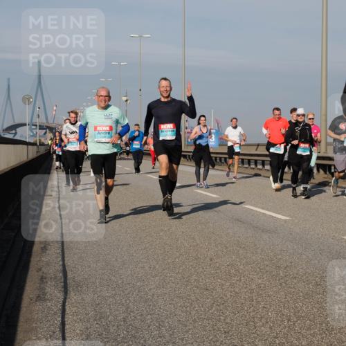 03.10.2025 - Köhlbrandbrückenlauf Fabian Wolf http://msf.ph/oto/9062051 03.10.2025 10:06:03 Position 3 2848 meine-sportfotos.de