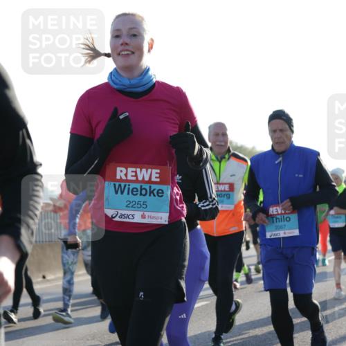 03.10.2025 - Köhlbrandbrückenlauf Jannik Wohlers http://msf.ph/oto/9062055 03.10.2025 09:23:25 Position 3 2255, 2067 meine-sportfotos.de