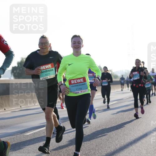 03.10.2025 - Köhlbrandbrückenlauf Jannik Wohlers http://msf.ph/oto/9062063 03.10.2025 09:15:18 Position 3 1325, 3053, 600, 1077, 1110 meine-sportfotos.de