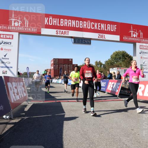 03.10.2025 - Köhlbrandbrückenlauf Lena Gebhardt http://msf.ph/oto/9062068 03.10.2025 13:11:44 Ziel 4158, 4178, 4353, 4354, 4469, 4538, 4568, 4617, 4736, 4777, 4782, 4799, 4845, 5097, 5866, 5869, 5937, 6217, 6218, 6517, 6622, 6689 meine-sportfotos.de