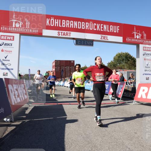 03.10.2025 - Köhlbrandbrückenlauf Lena Gebhardt http://msf.ph/oto/9062078 03.10.2025 13:11:44 Ziel 4158, 4178, 4353, 4354, 4469, 4538, 4568, 4617, 4736, 4777, 4782, 4799, 4845, 5097, 5866, 5869, 5937, 6217, 6218, 6517, 6622, 6689 meine-sportfotos.de