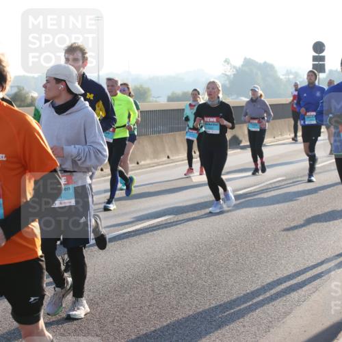 03.10.2025 - Köhlbrandbrückenlauf Lena Gebhardt http://msf.ph/oto/9062083 03.10.2025 09:20:06 Position 1 333, 1430, 3202 meine-sportfotos.de