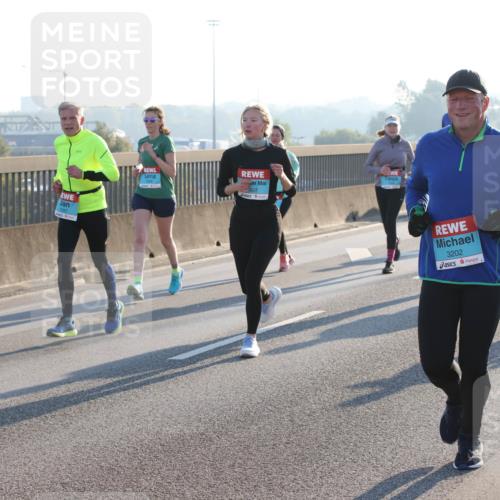 03.10.2025 - Köhlbrandbrückenlauf Lena Gebhardt http://msf.ph/oto/9062102 03.10.2025 09:20:07 Position 1 407, 3202 meine-sportfotos.de