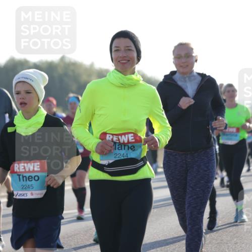 03.10.2025 - Köhlbrandbrückenlauf Jannik Wohlers http://msf.ph/oto/9062111 03.10.2025 09:23:27 Position 3 2245, 2244 meine-sportfotos.de