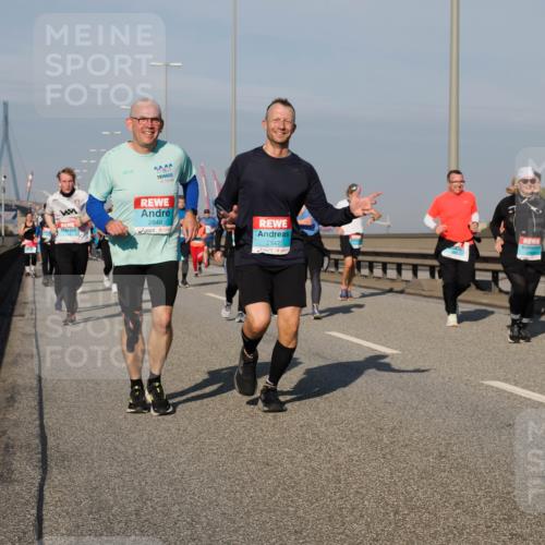03.10.2025 - Köhlbrandbrückenlauf Fabian Wolf http://msf.ph/oto/9062115 03.10.2025 10:06:05 Position 3 2848, 2847 meine-sportfotos.de
