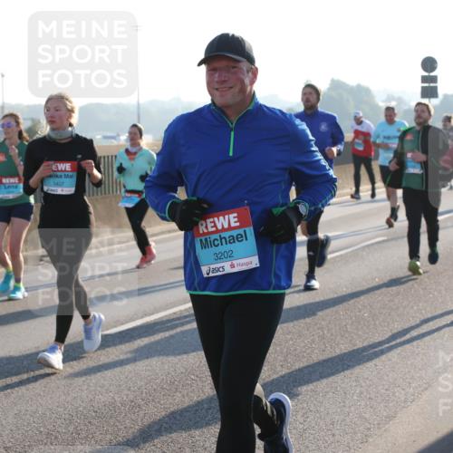 03.10.2025 - Köhlbrandbrückenlauf Lena Gebhardt http://msf.ph/oto/9062118 03.10.2025 09:20:08 Position 1 1407, 3202 meine-sportfotos.de