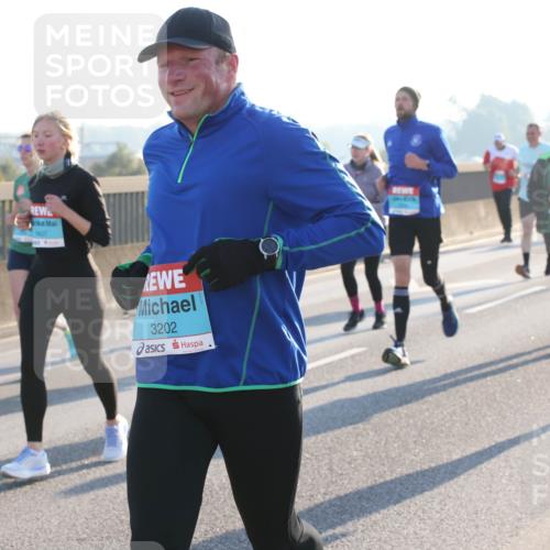 03.10.2025 - Köhlbrandbrückenlauf Lena Gebhardt http://msf.ph/oto/9062134 03.10.2025 09:20:08 Position 1 1407, 3202 meine-sportfotos.de