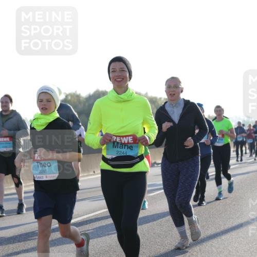 03.10.2025 - Köhlbrandbrückenlauf Jannik Wohlers http://msf.ph/oto/9062136 03.10.2025 09:23:28 Position 3 2369, 2245, 2244 meine-sportfotos.de