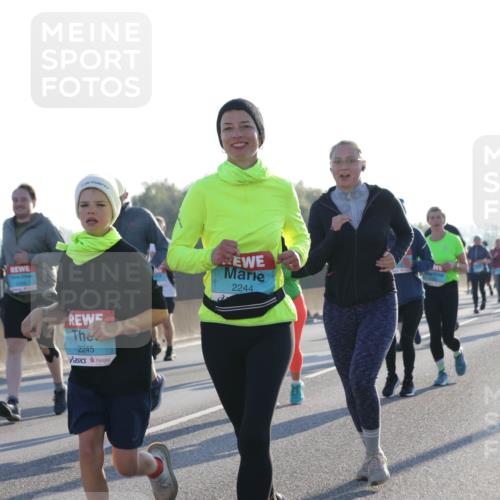 03.10.2025 - Köhlbrandbrückenlauf Jannik Wohlers http://msf.ph/oto/9062140 03.10.2025 09:23:28 Position 3 2369, 2245, 2244 meine-sportfotos.de